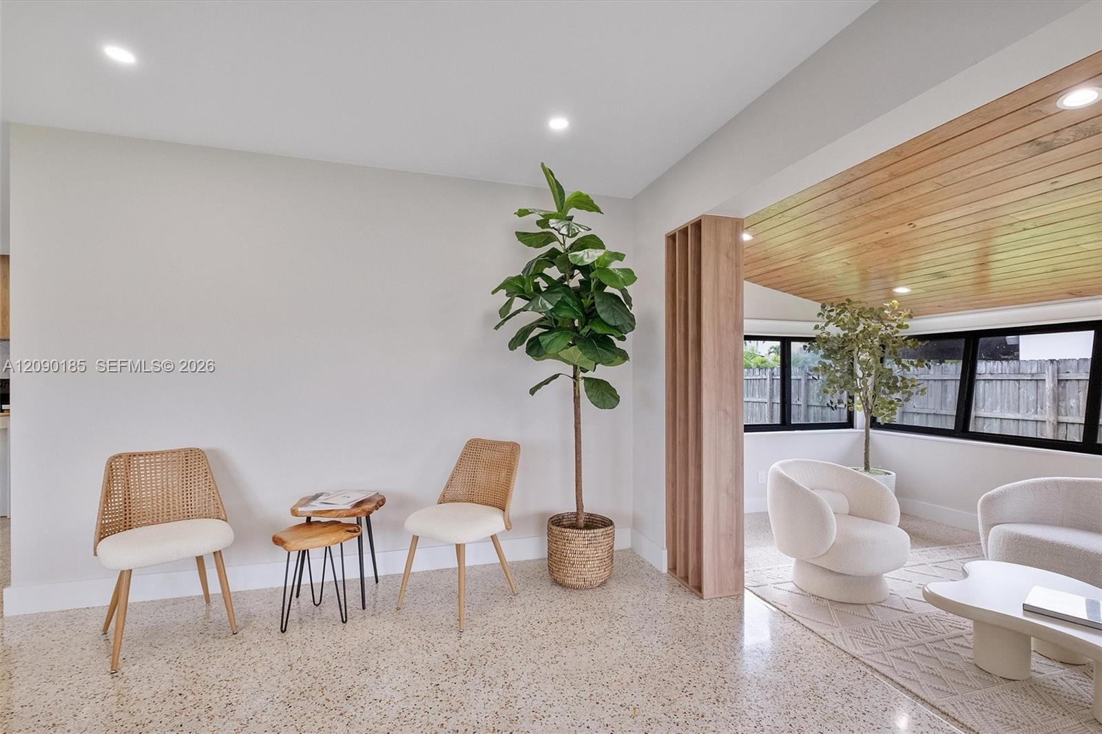 21201 NE 25th Court gallery image #5