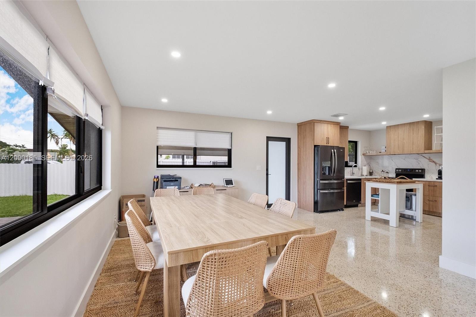 21201 NE 25th Court gallery image #9