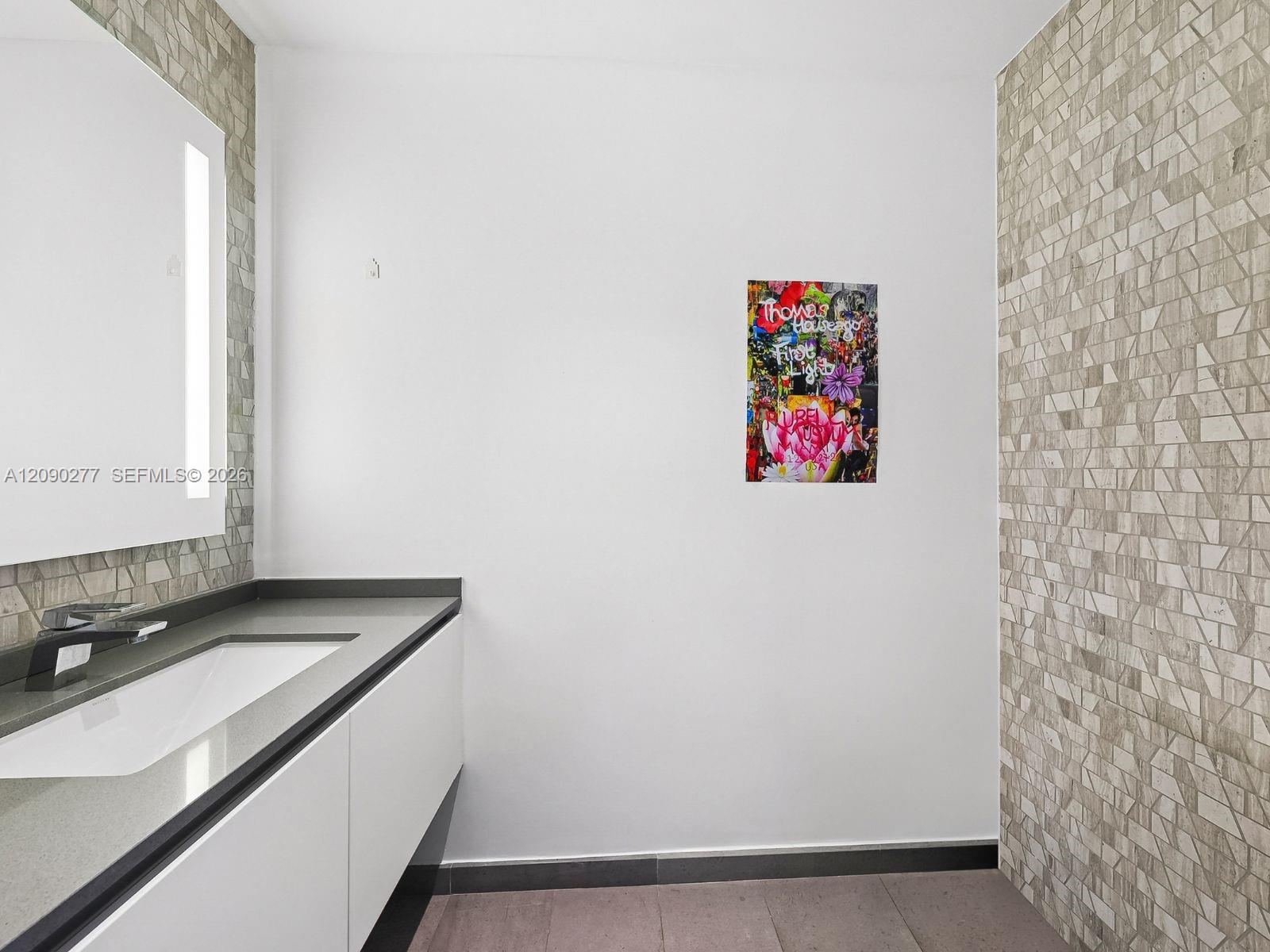 88 SW 7th Street gallery image #18