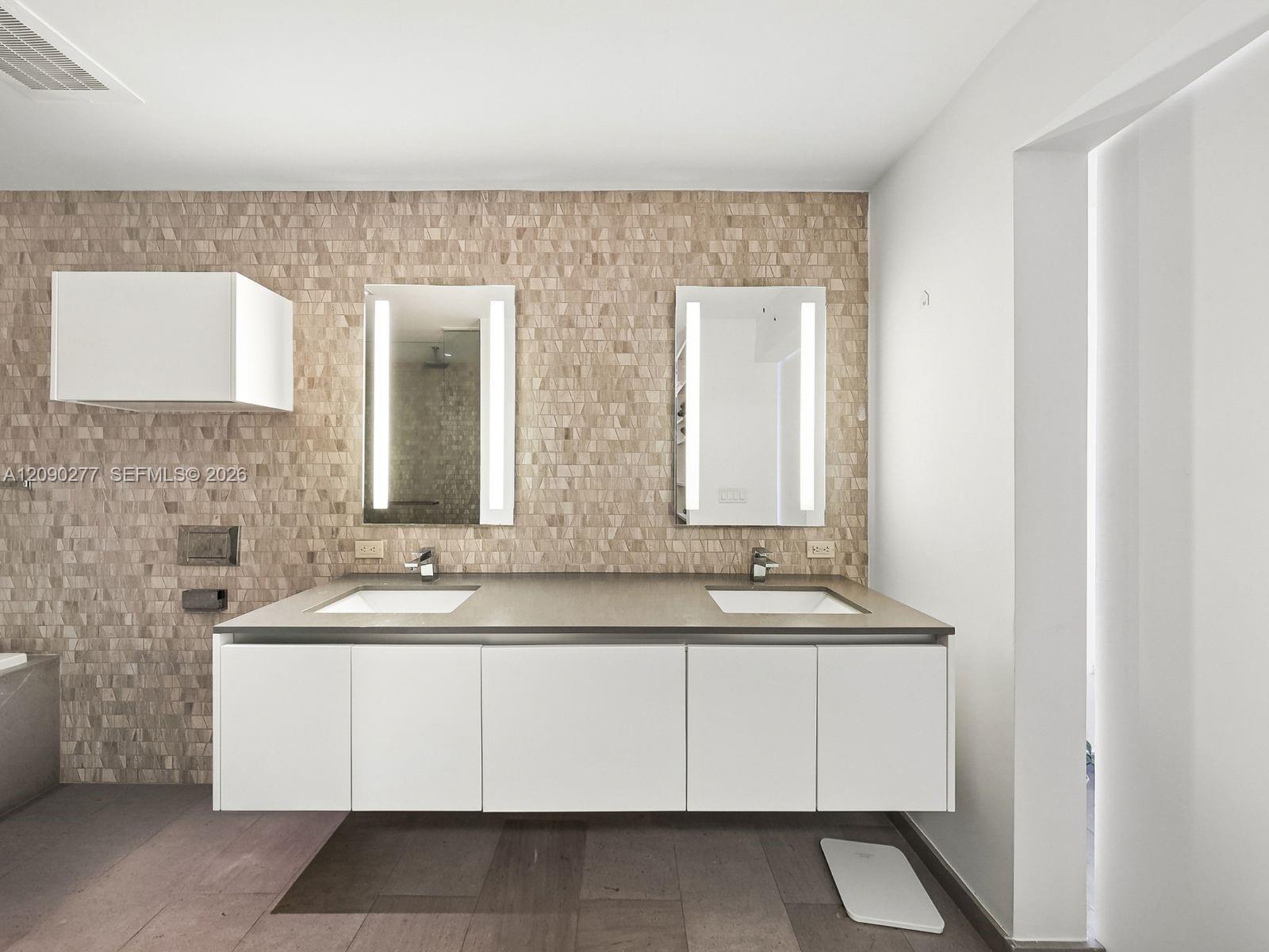 88 SW 7th Street gallery image #20