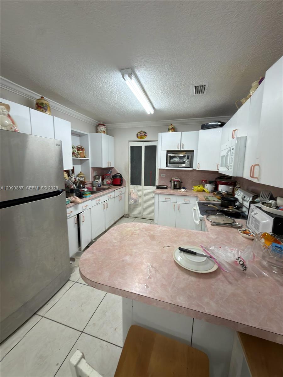 3205 W 14th Avenue