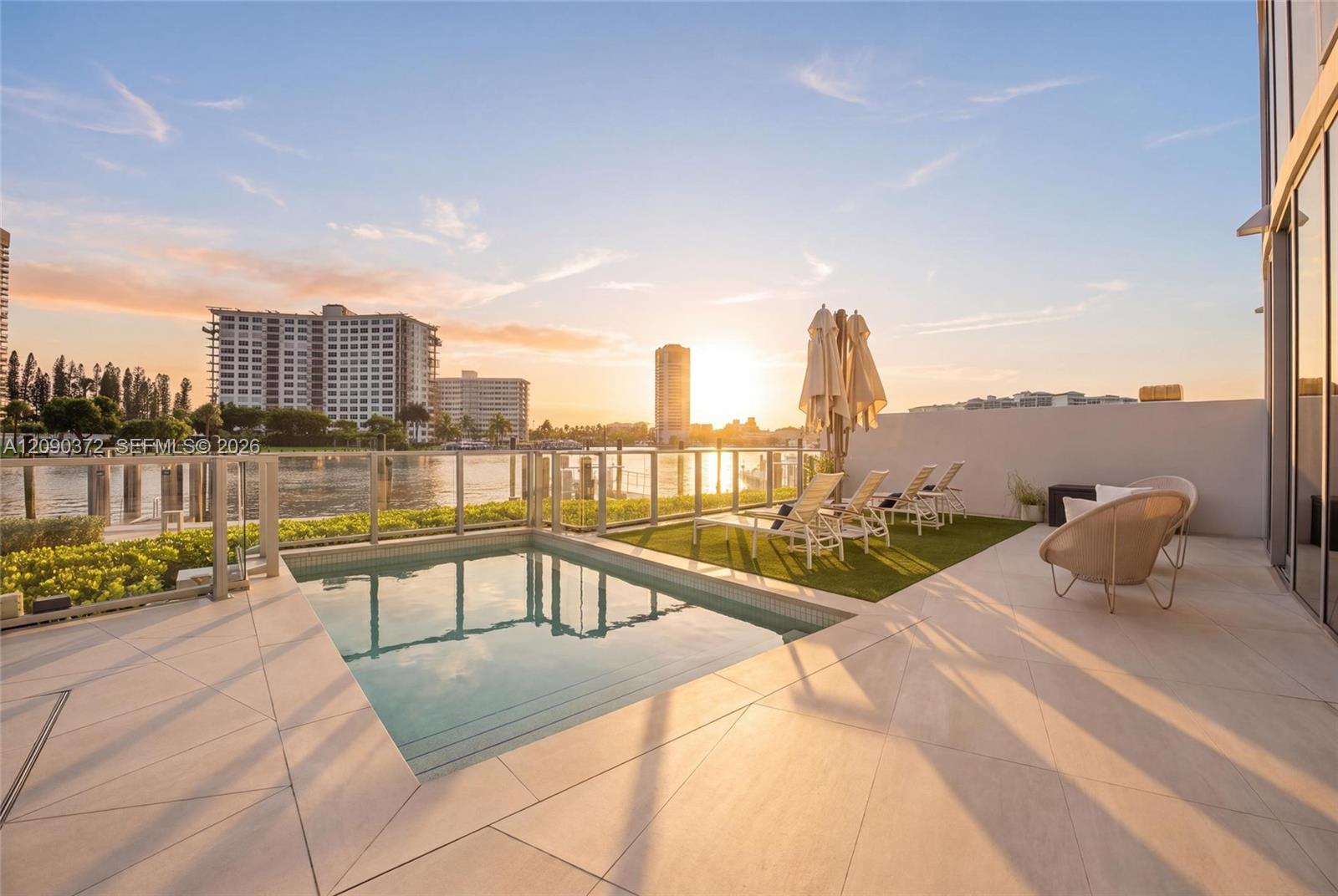 725 S Ocean Boulevard