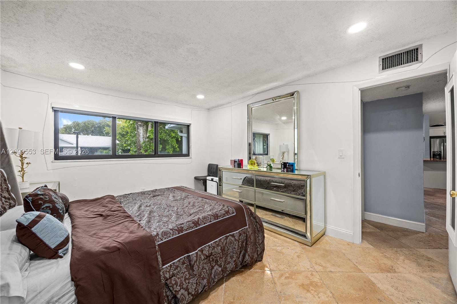917 NE 199th Street