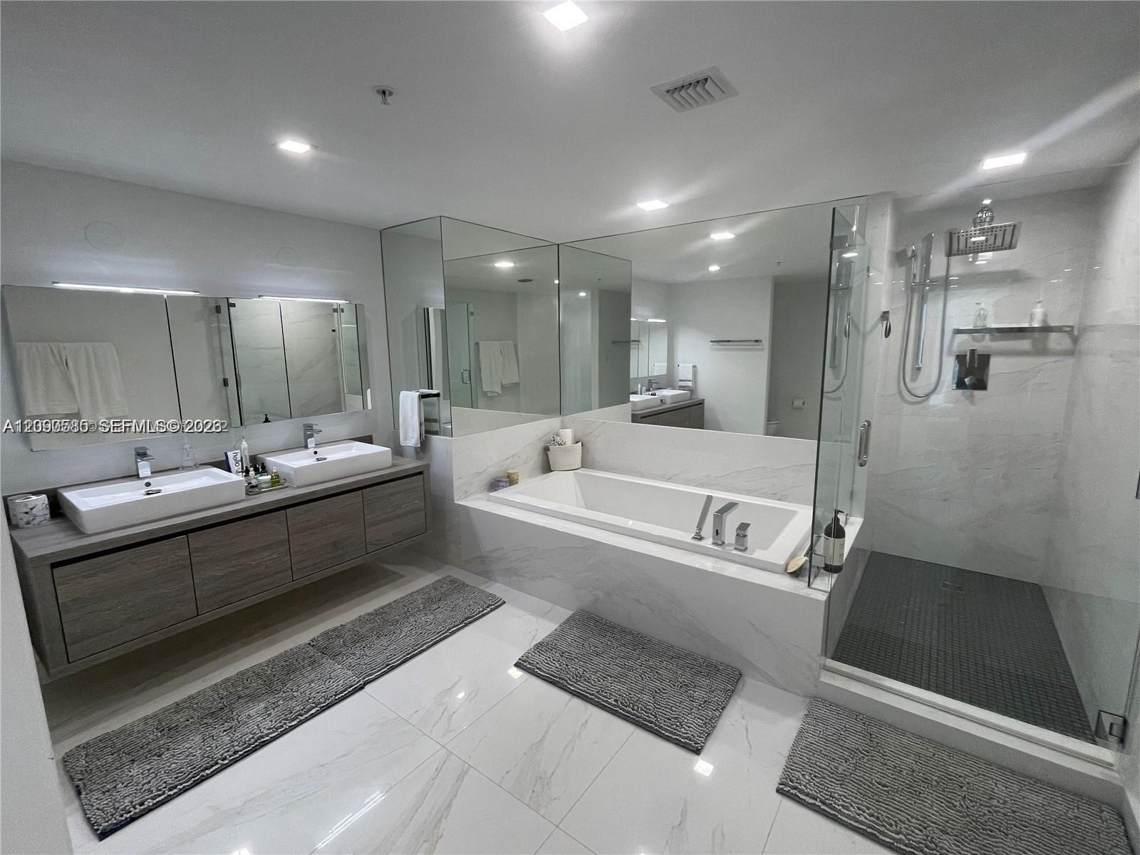400 Sunny Isles Boulevard