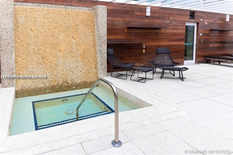 400 Sunny Isles Boulevard