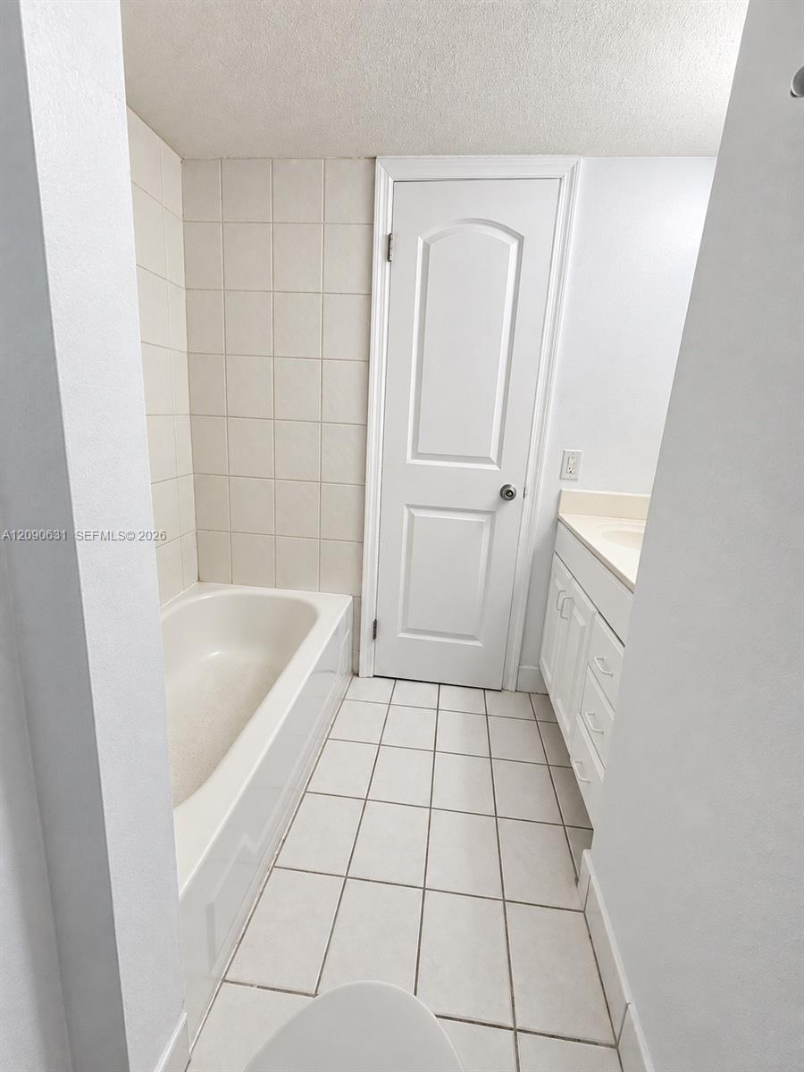 816 NW 87th Avenue