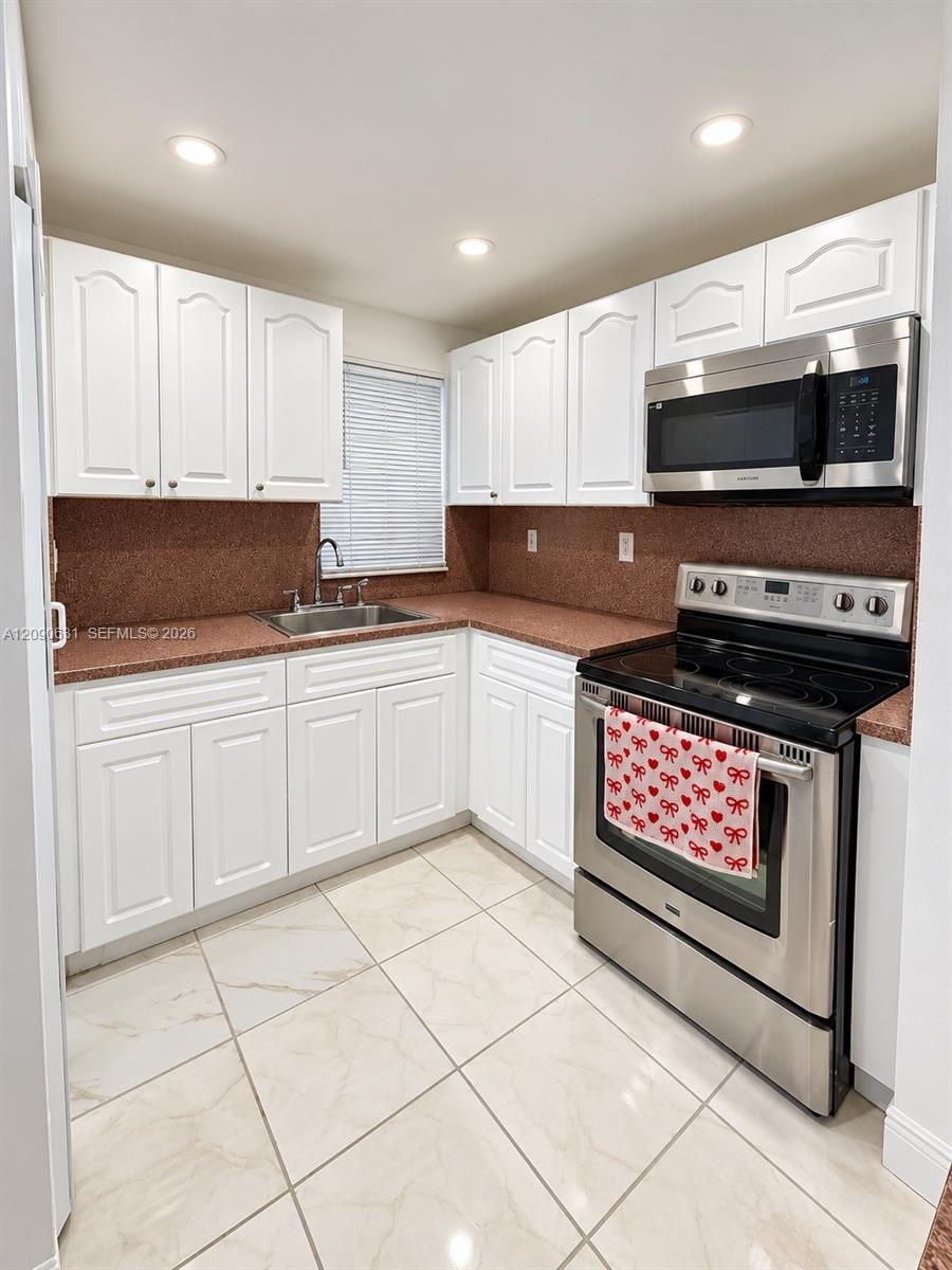 816 NW 87th Avenue