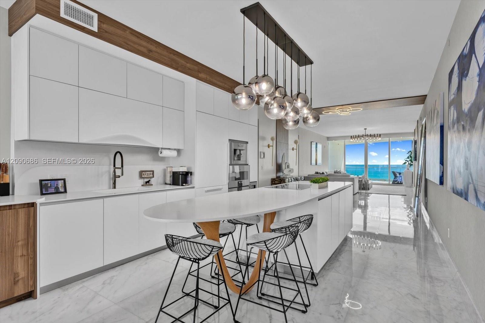 16901 Collins Avenue gallery image #13