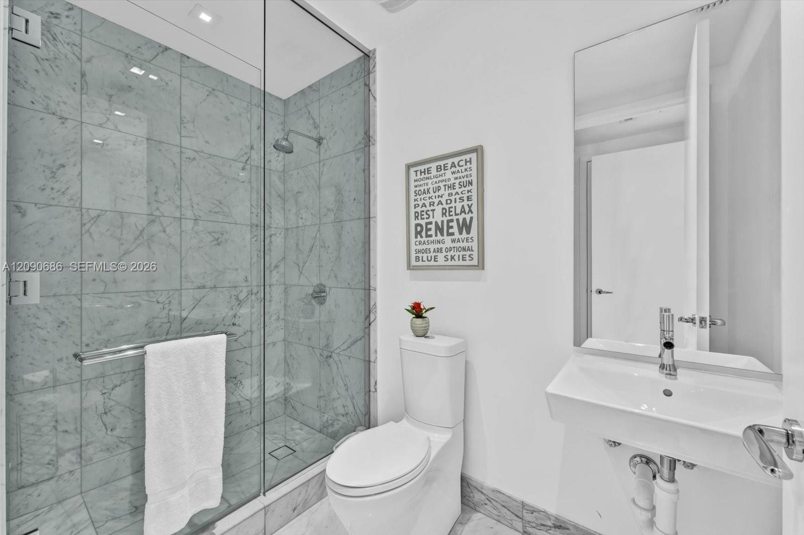 16901 Collins Avenue gallery image #25