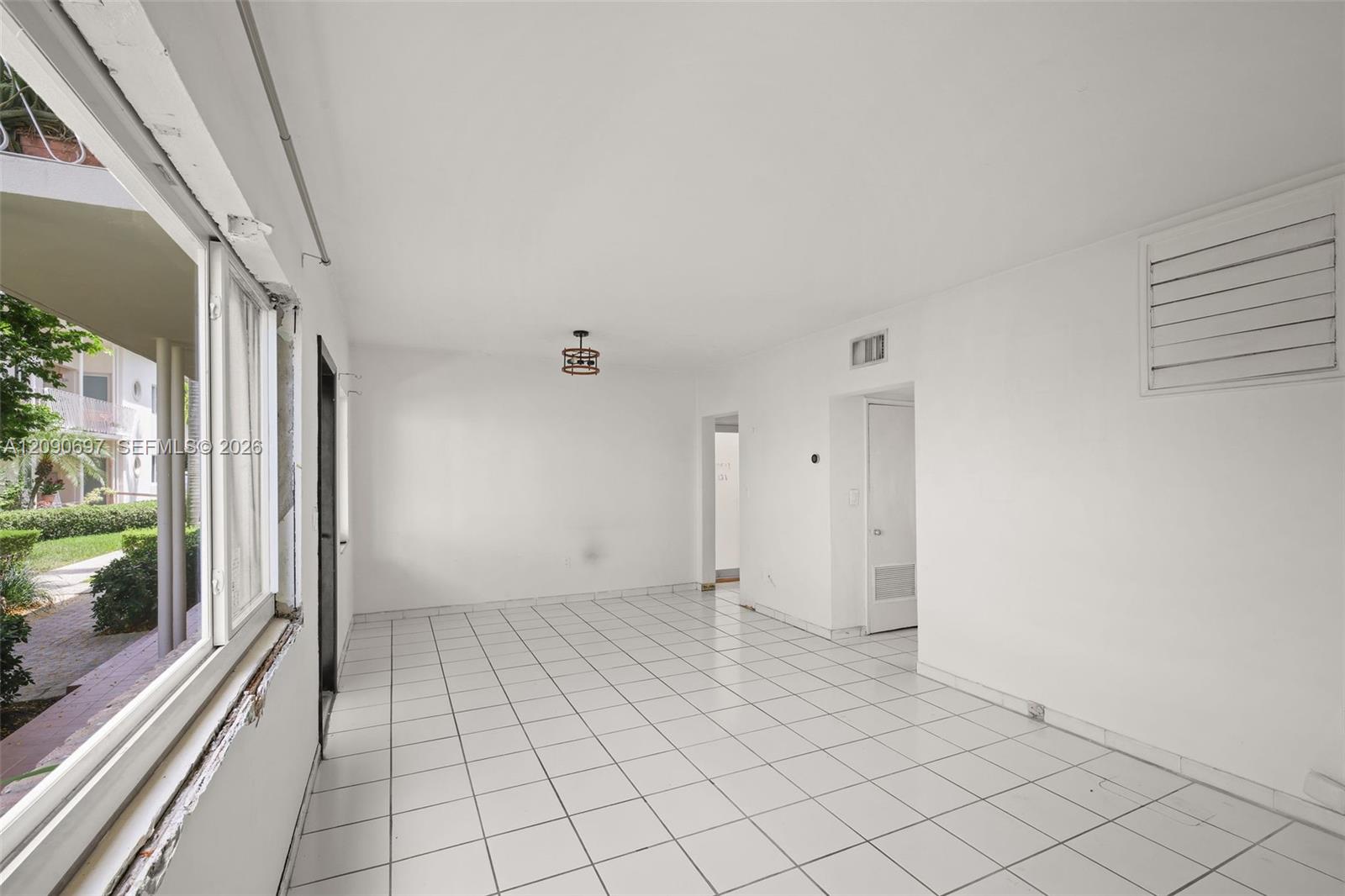 1130 Venetian Way