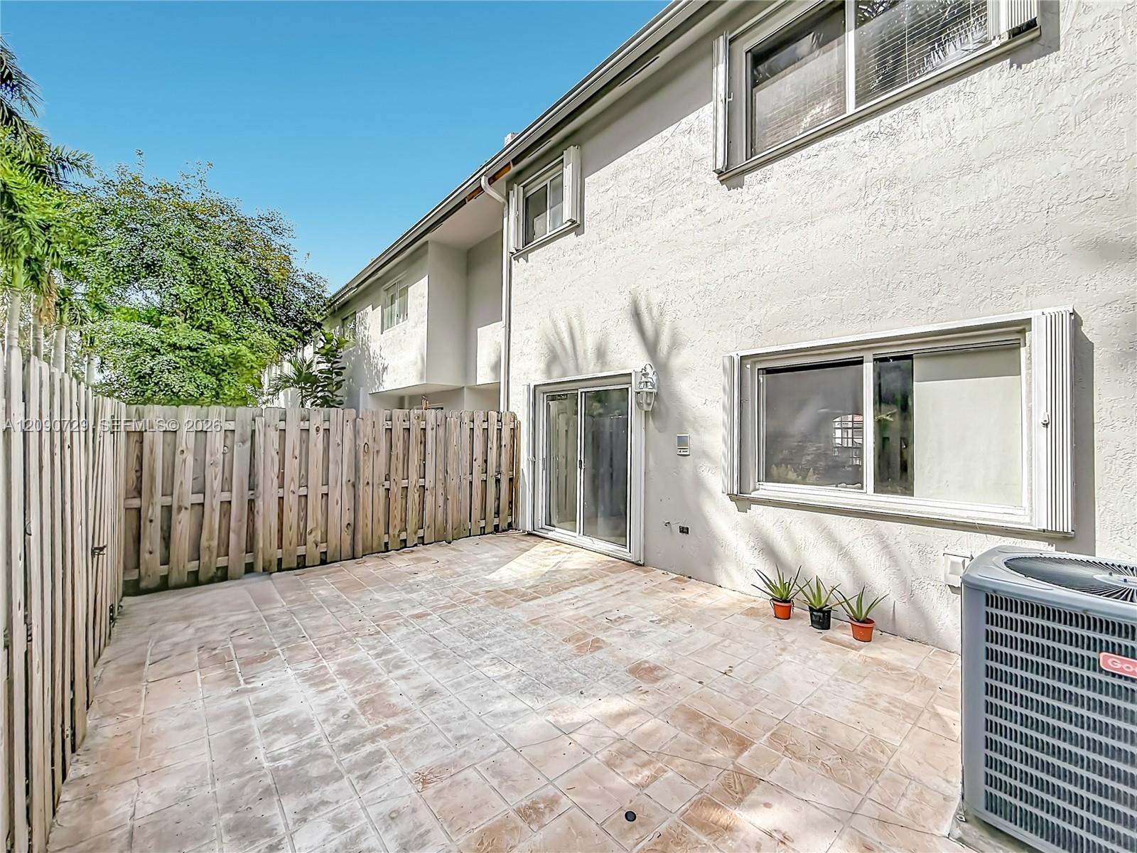 5073 NW 114th Court