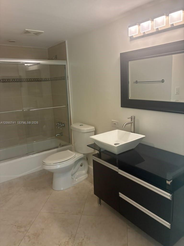 3101 N Country Club Drive