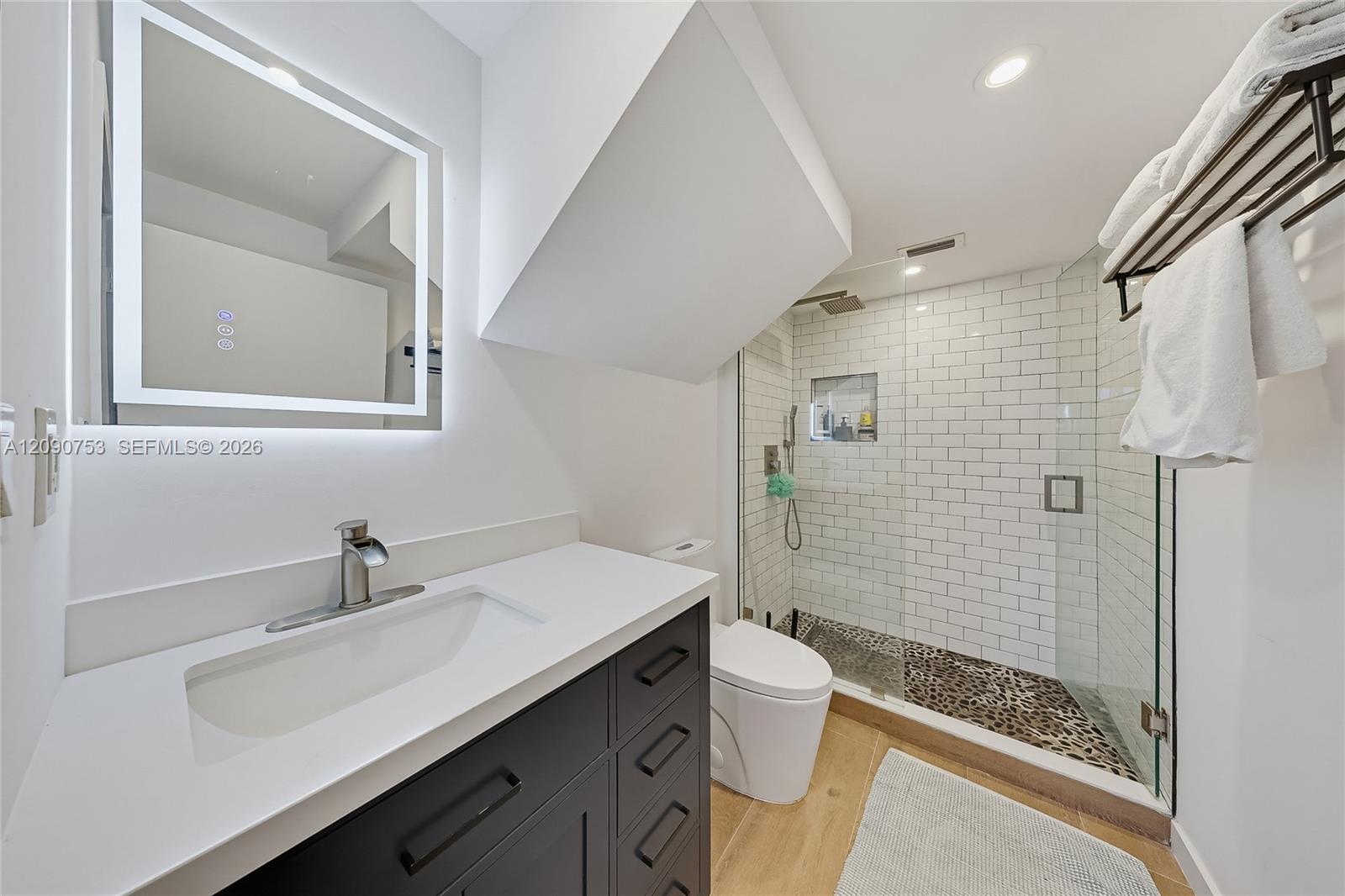 187/4 N Shore Drive