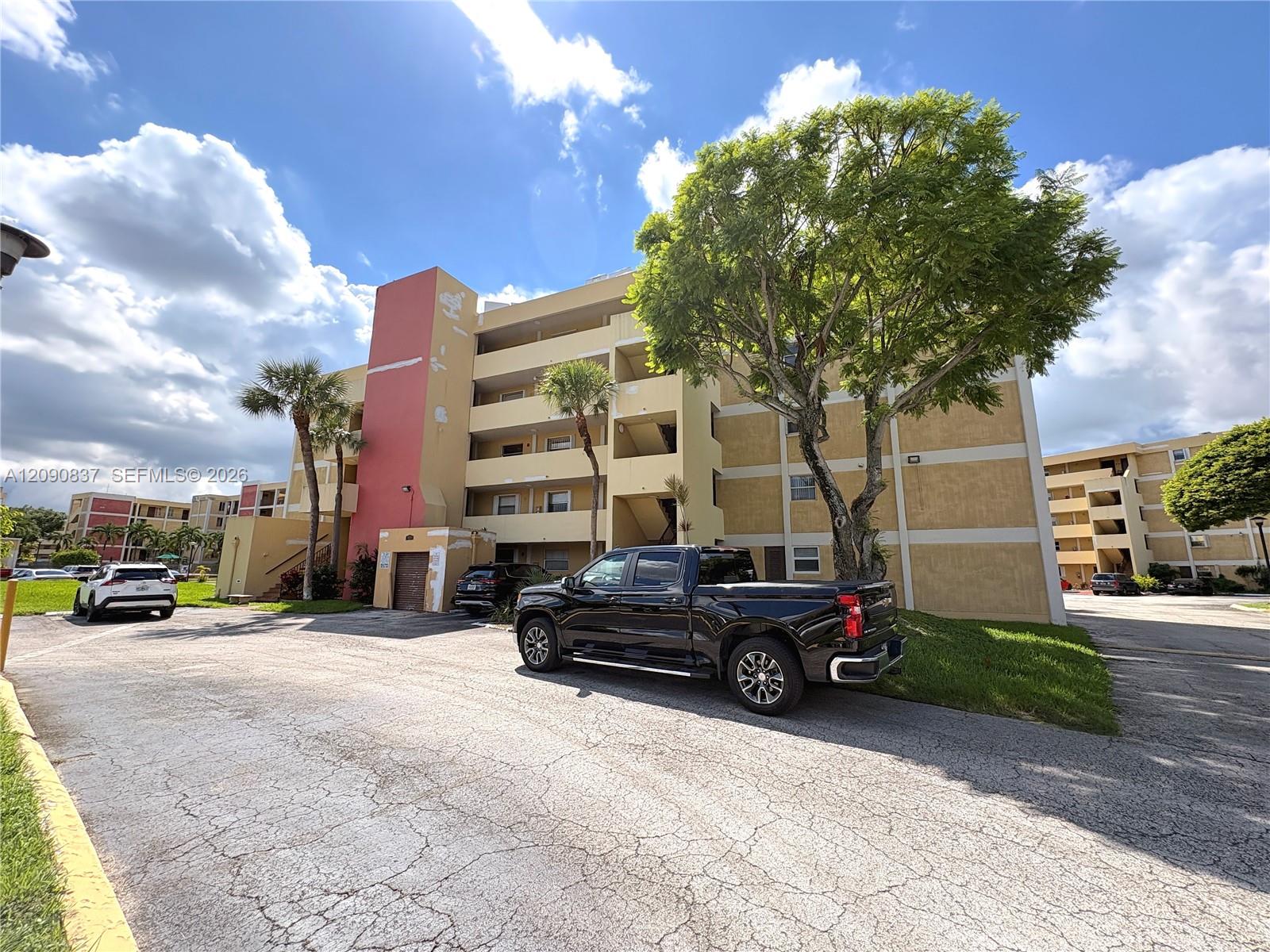 9270 Fontainebleau Boulevard