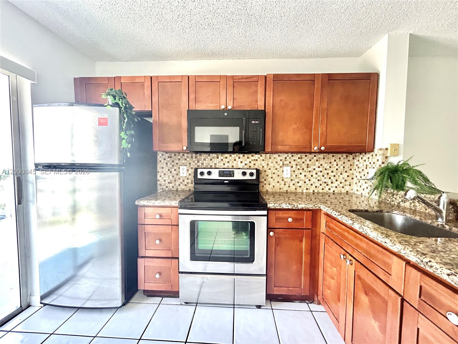 2575 SW 27th Avenue