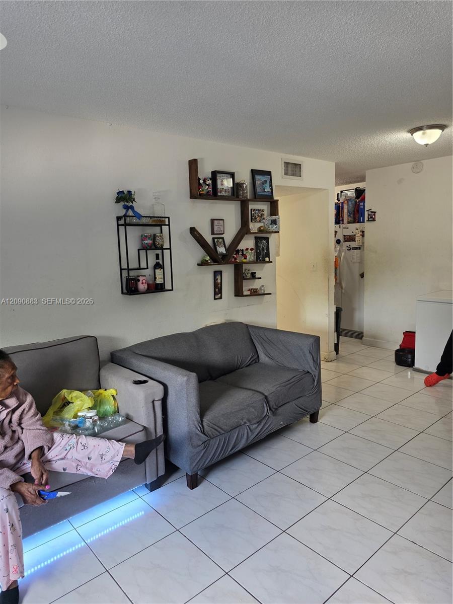 2565 W 56th Street