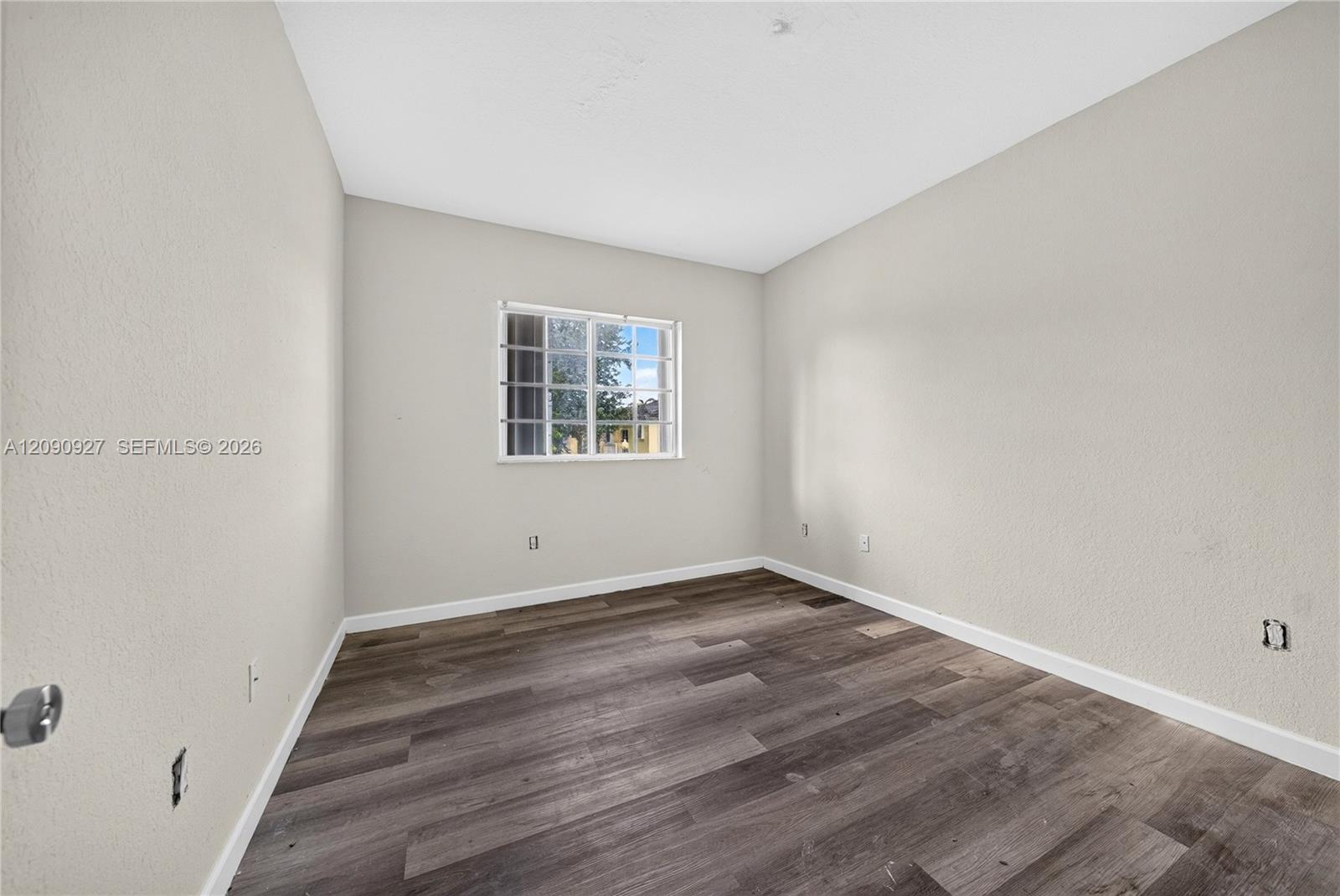 359 NE 27th Terrace