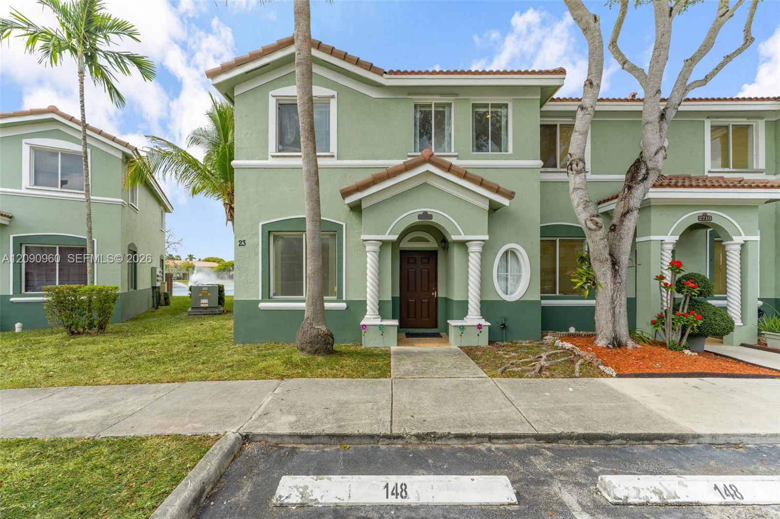 2712 SE 15th Place