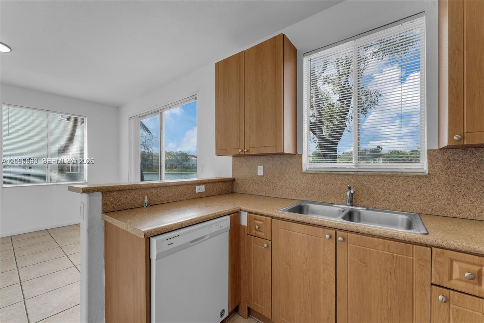 2712 SE 15th Place