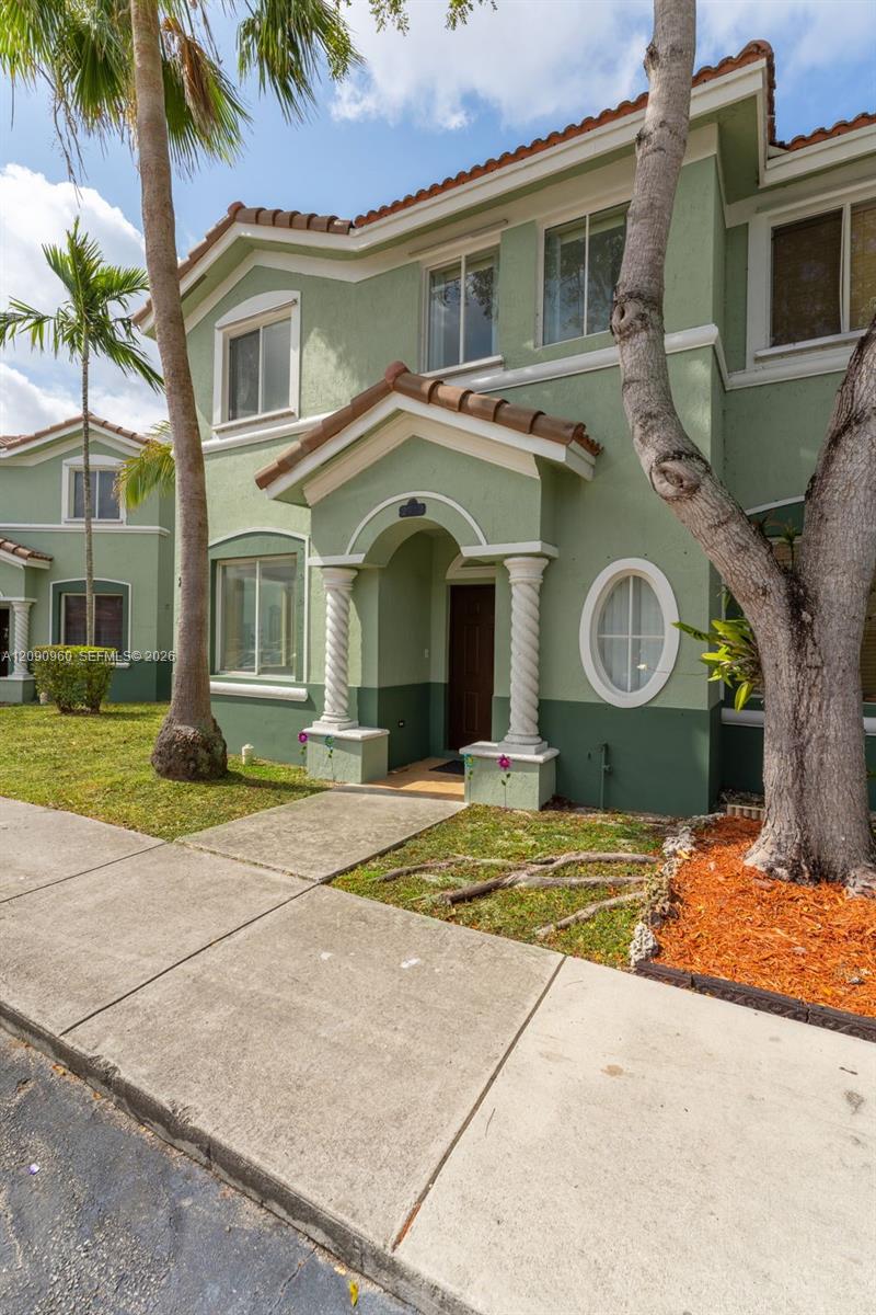 2712 SE 15th Place