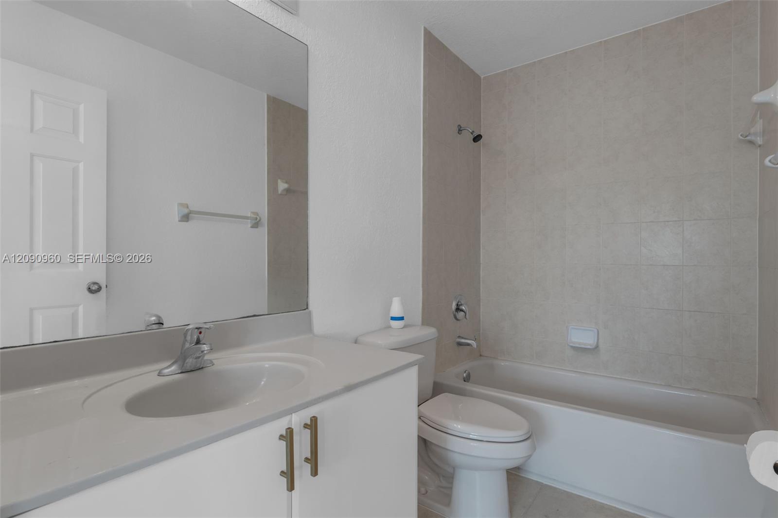 2712 SE 15th Place