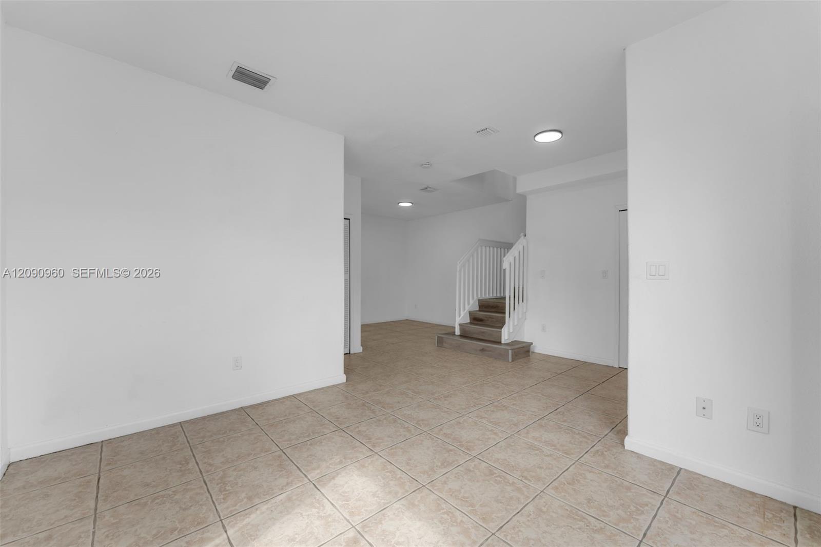 2712 SE 15th Place