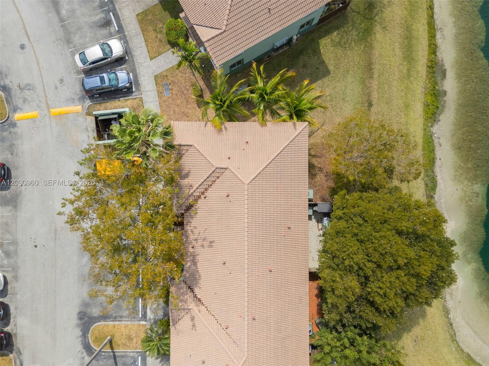 2712 SE 15th Place
