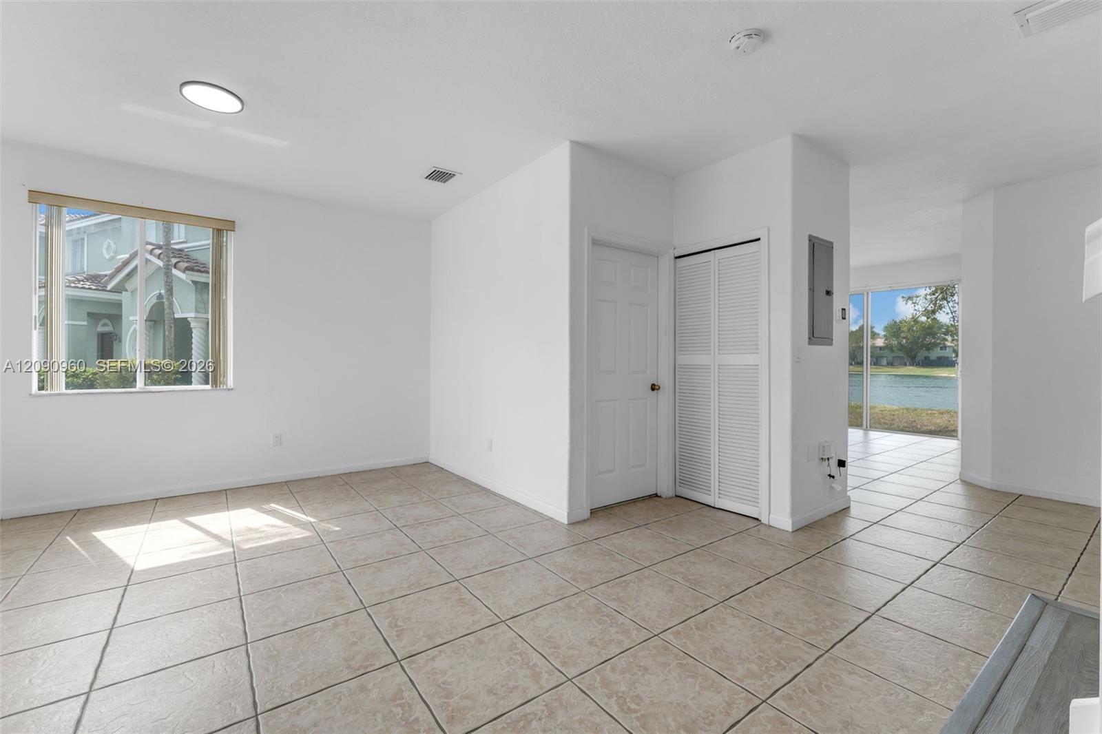 2712 SE 15th Place