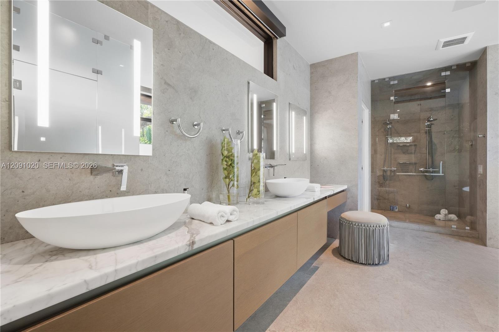 2803 Crystal Court