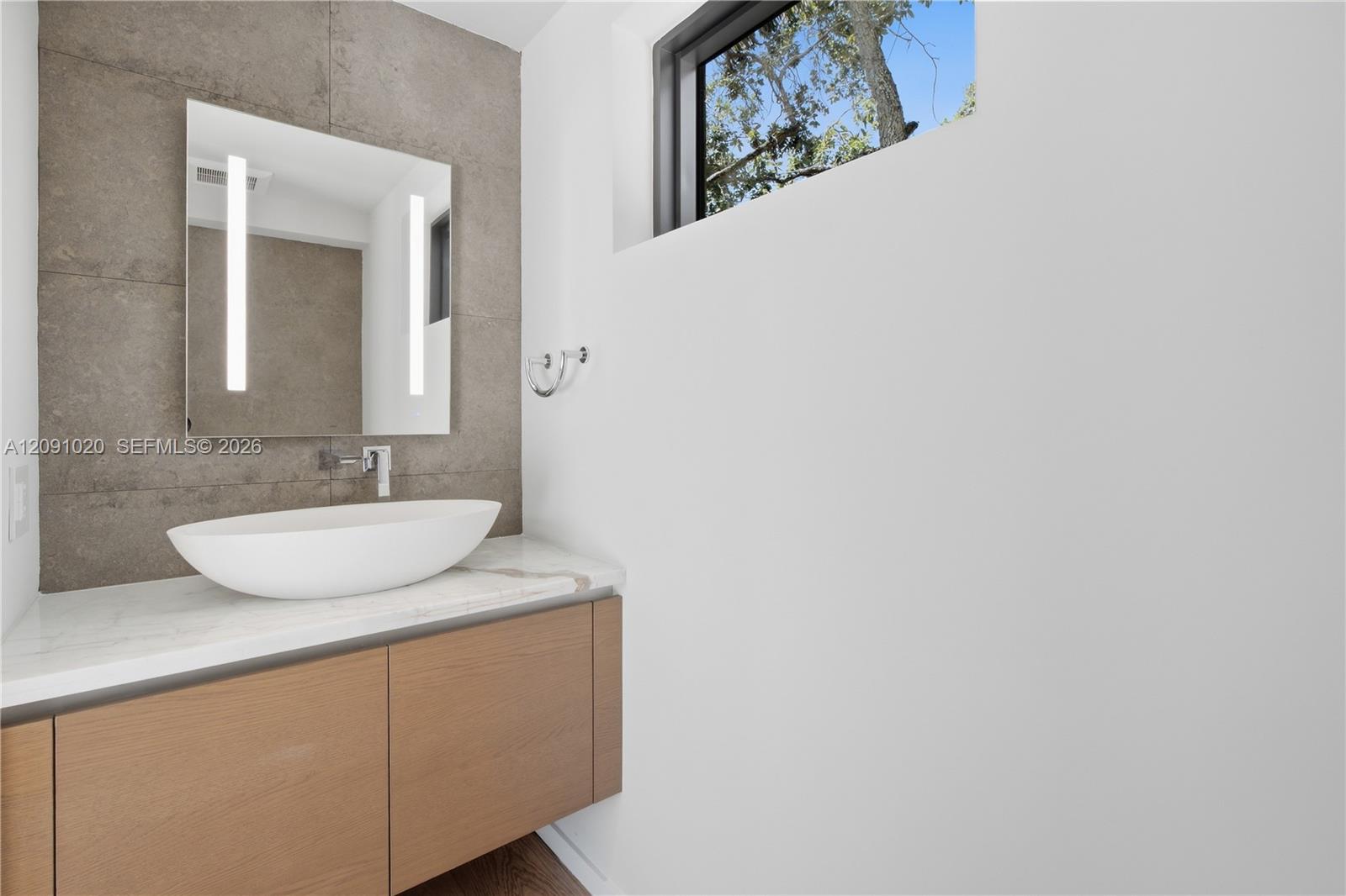 2803 Crystal Court