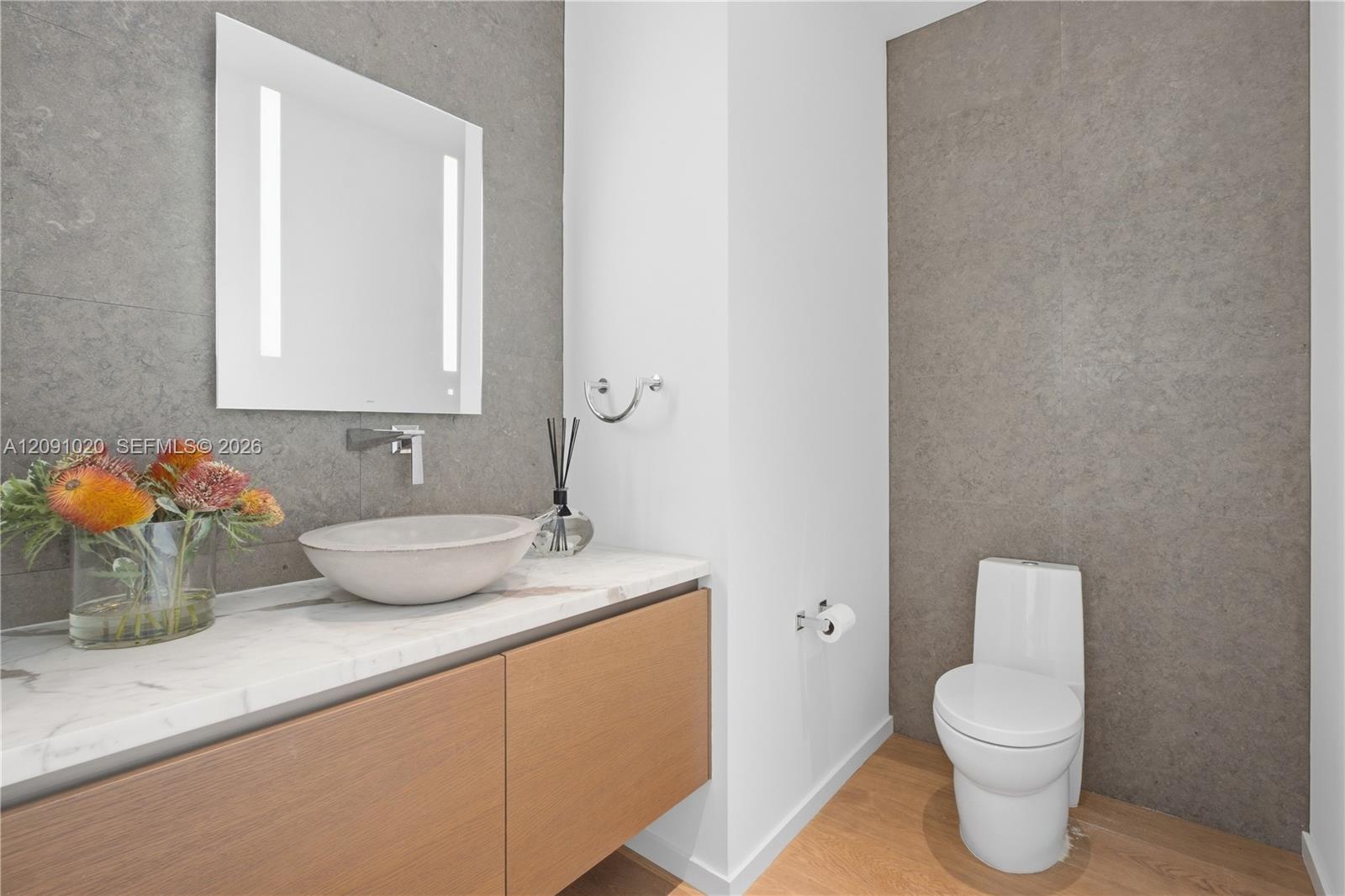 2803 Crystal Court