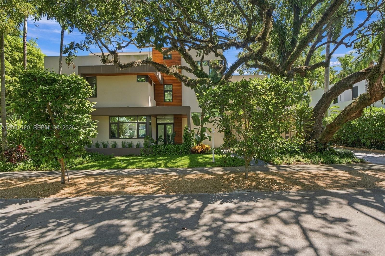 2803 Crystal Court