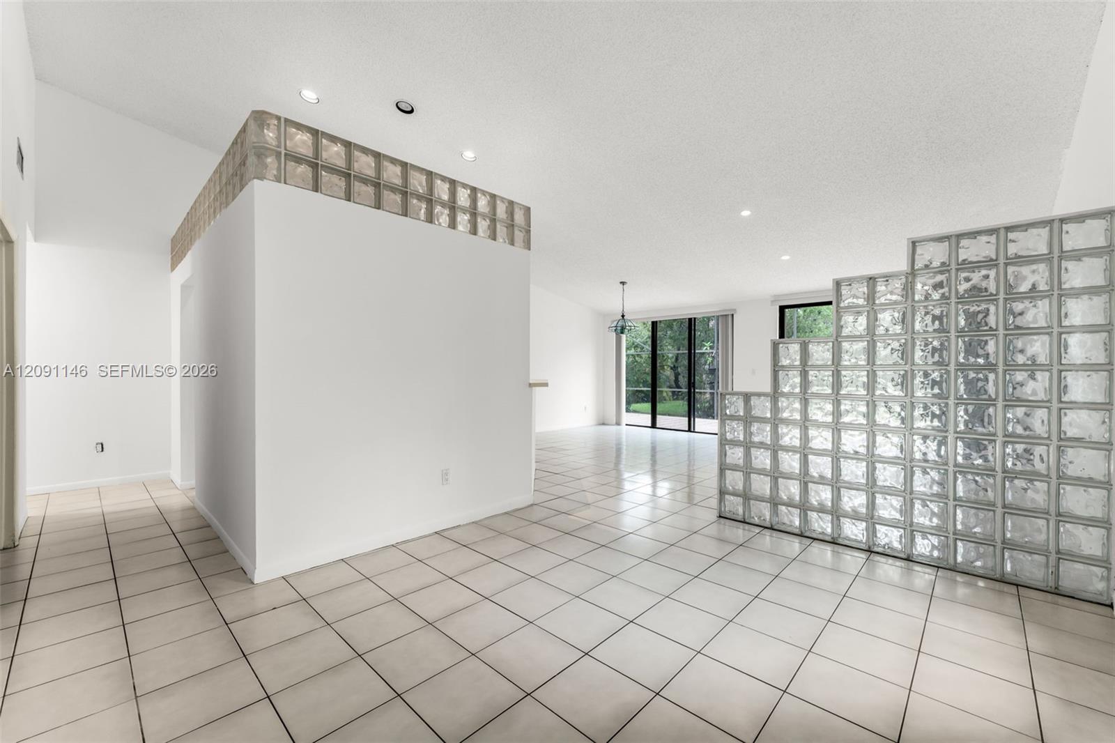3807 Alcantara Avenue