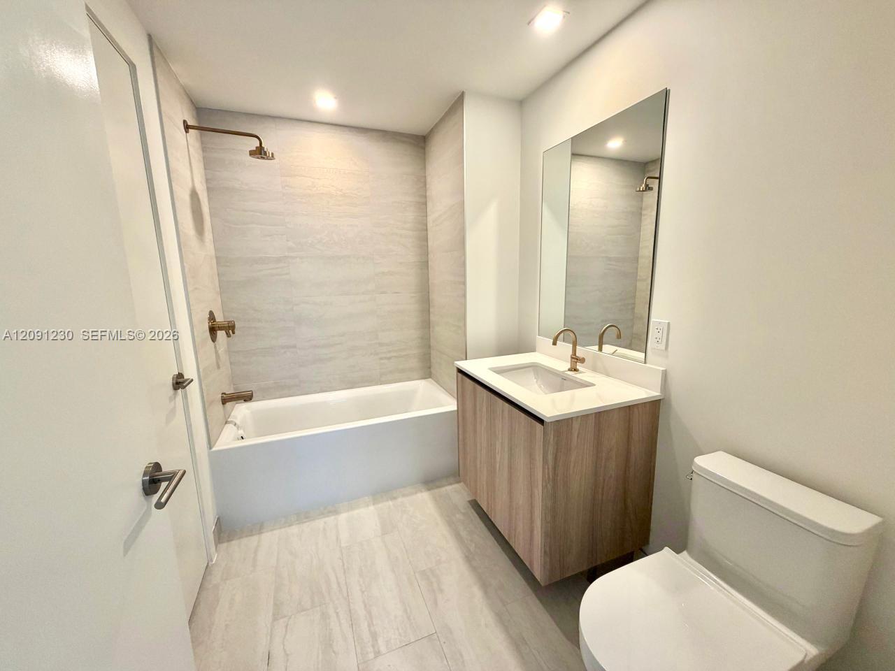 77 SE 5th Street