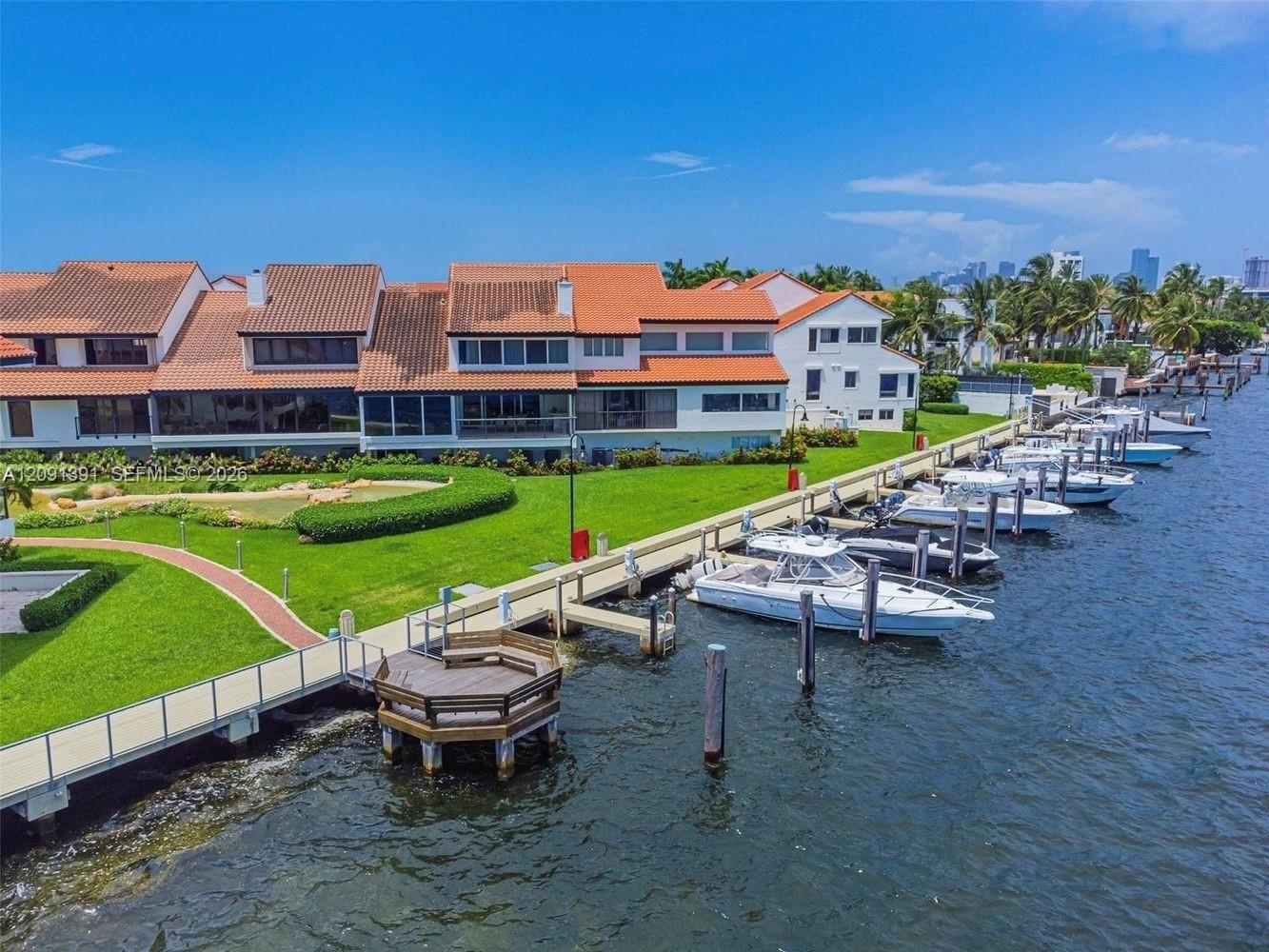 2000 S Bayshore Drive