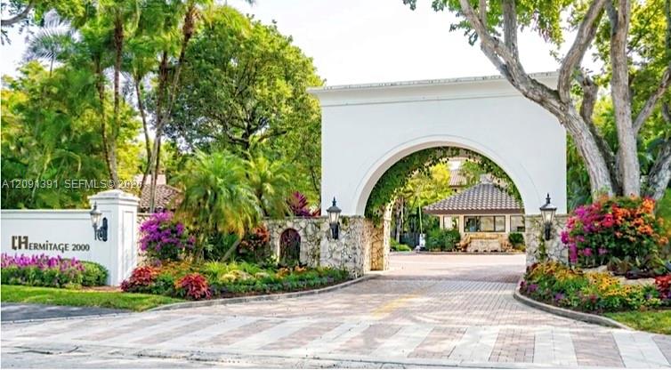 2000 S Bayshore Drive