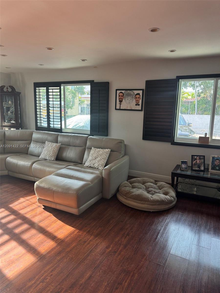111 SW 24th Avenue