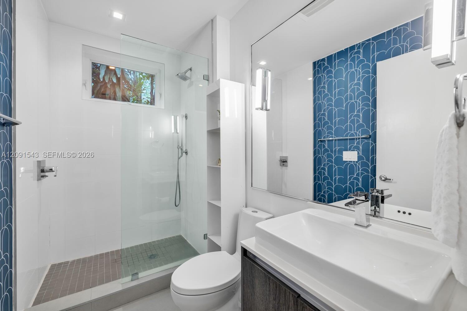 455 NE 39th Street
