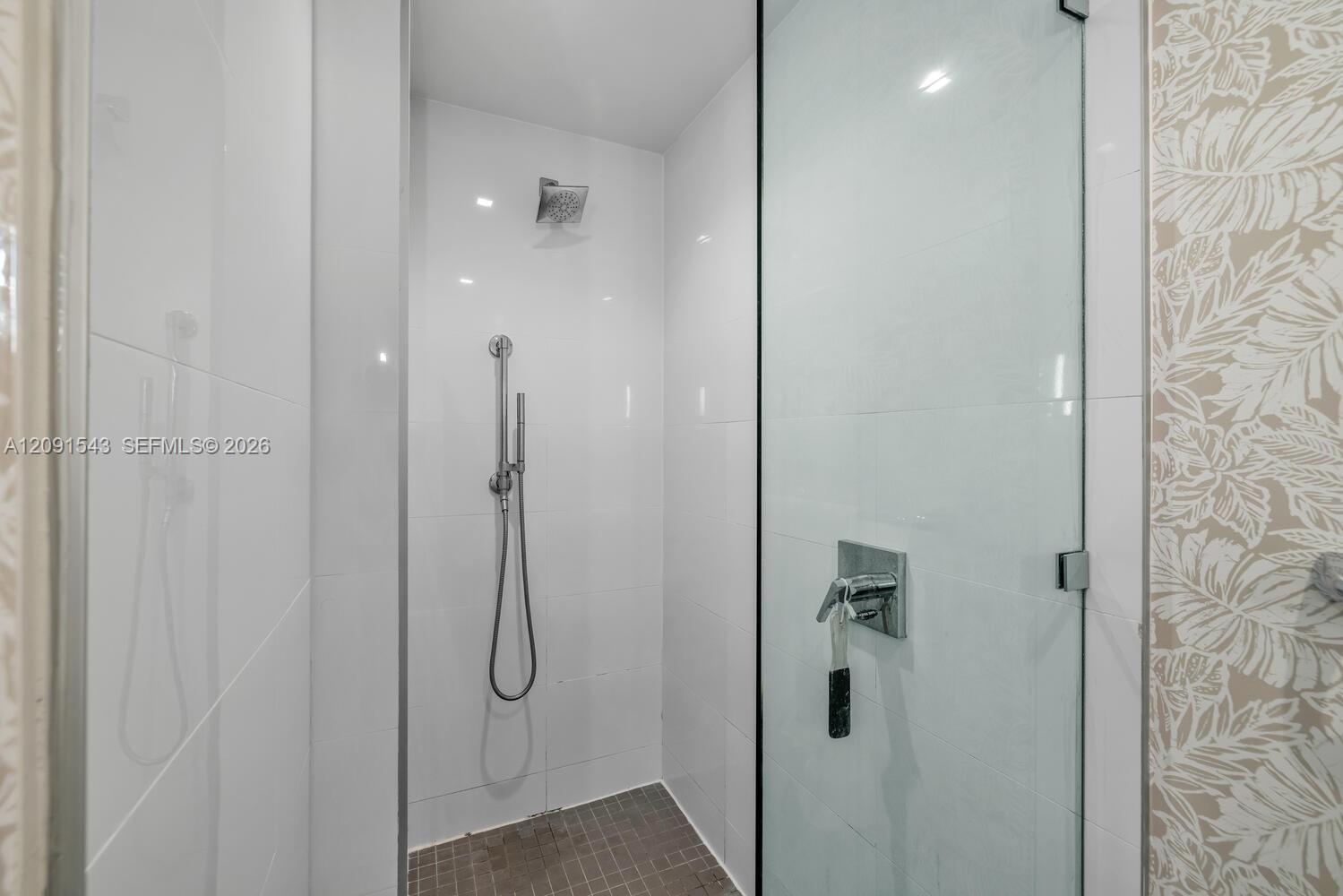 455 NE 39th Street