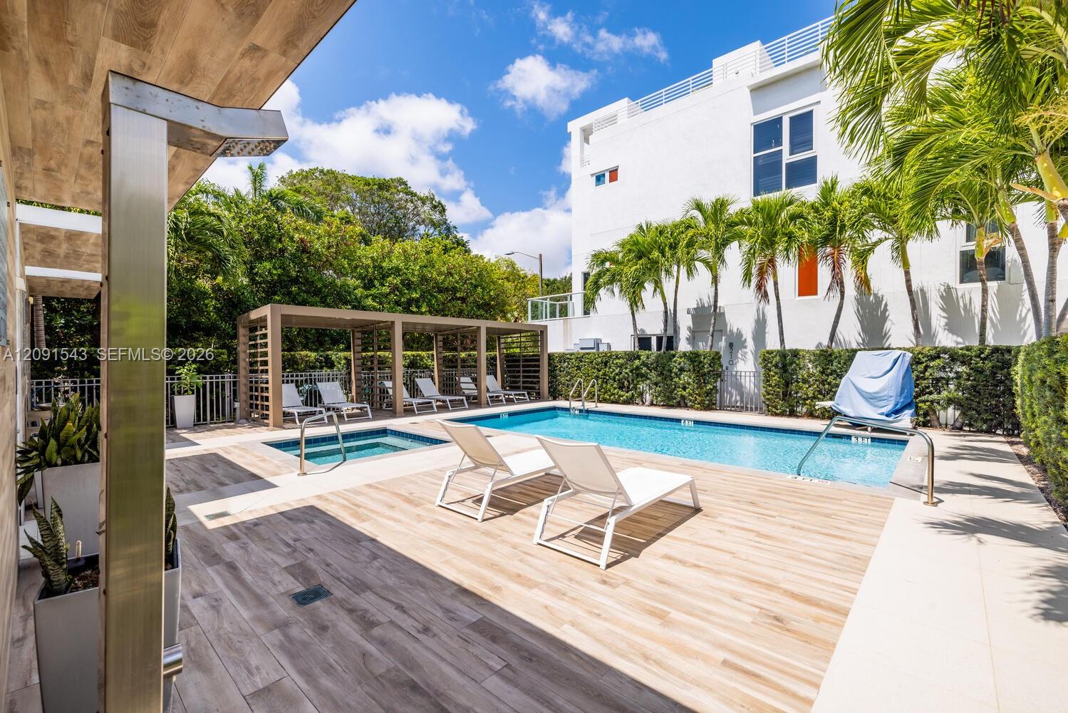 455 NE 39th Street