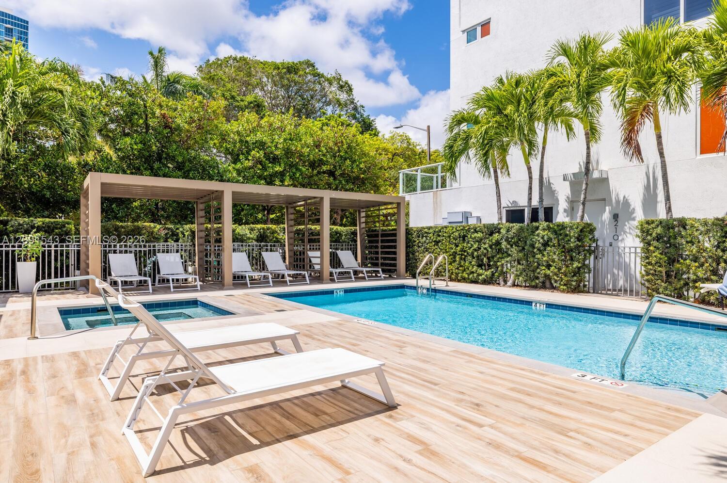 455 NE 39th Street