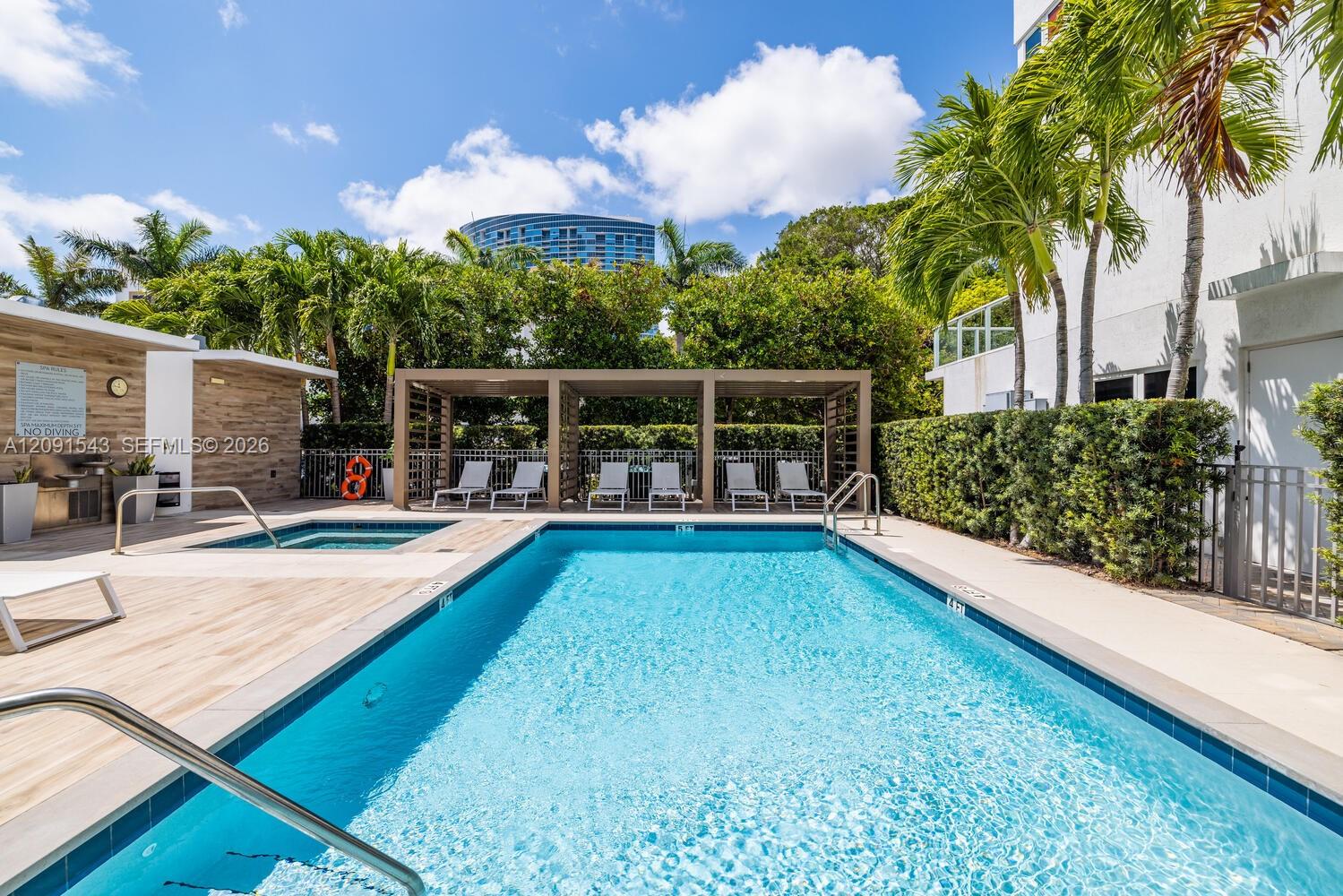455 NE 39th Street