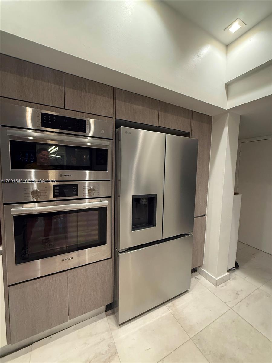 455 NE 39th Street