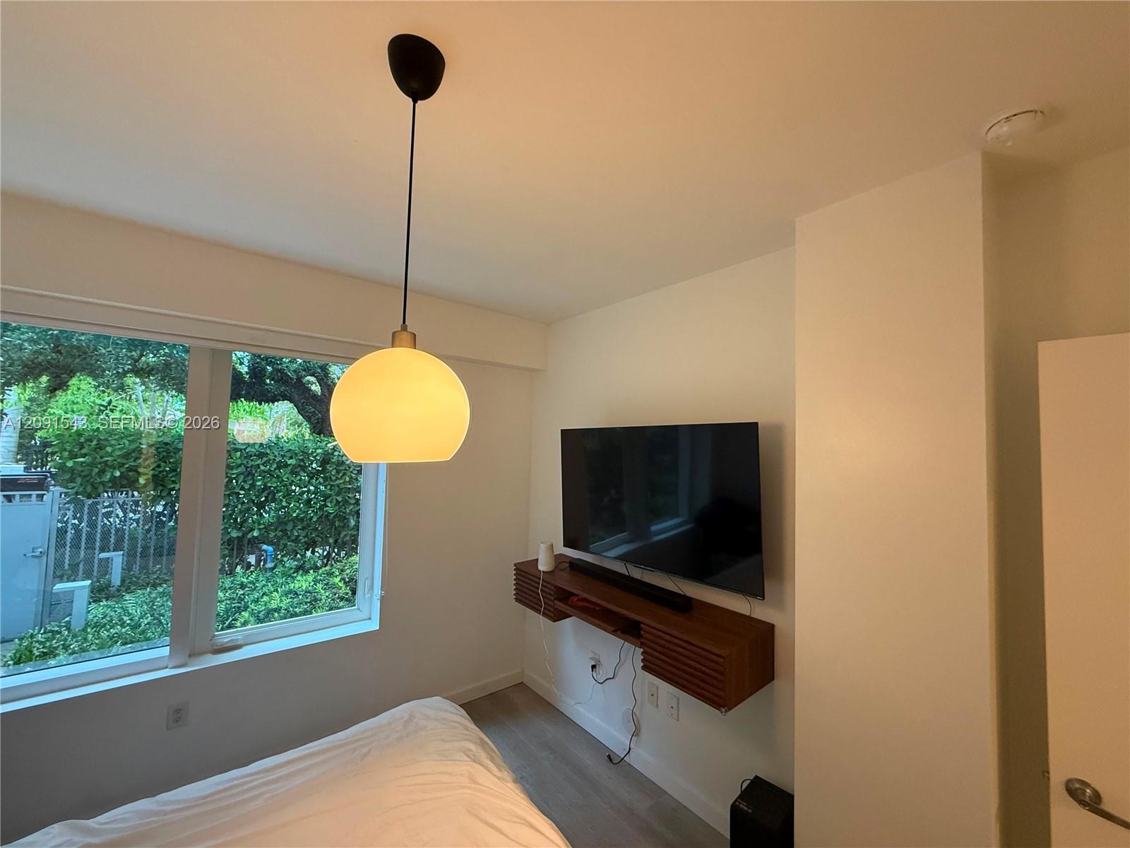 455 NE 39th Street