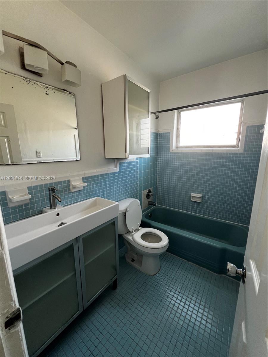 2072 NE 169th Street