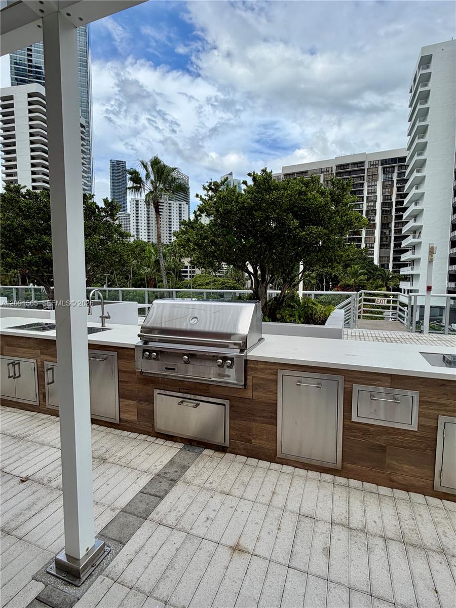 1541 Brickell Avenue