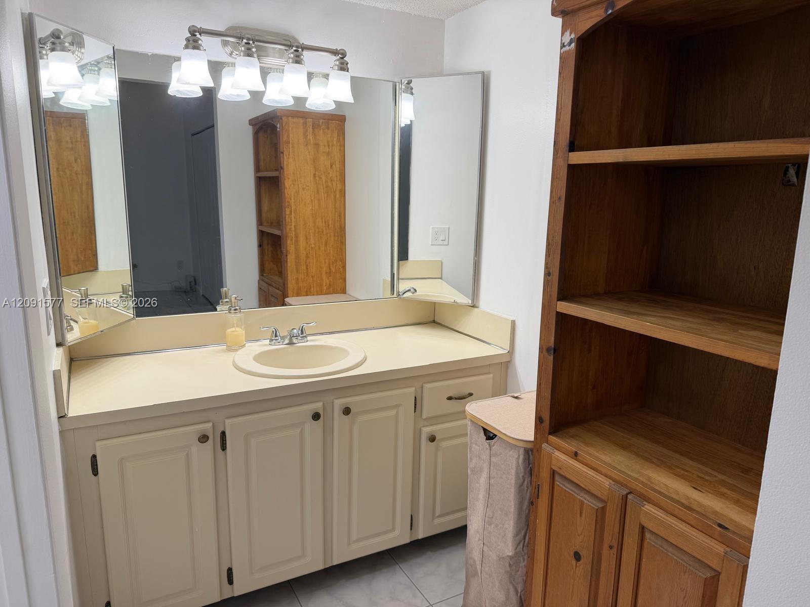 14812 SW 124th Court gallery image #17