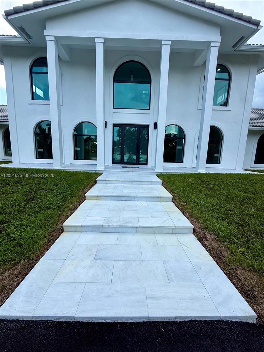 15100 S Saxon Circle