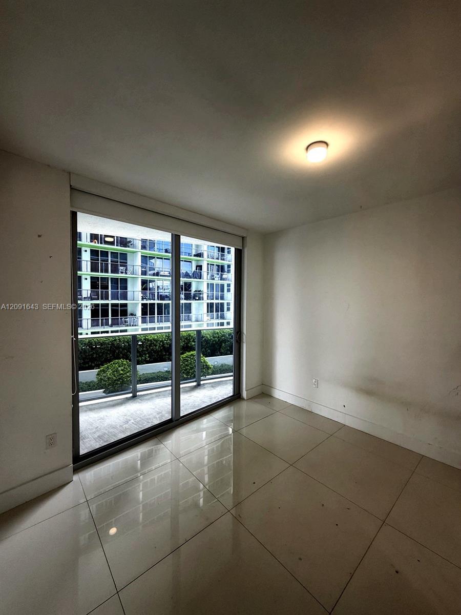488 NE 18th Street