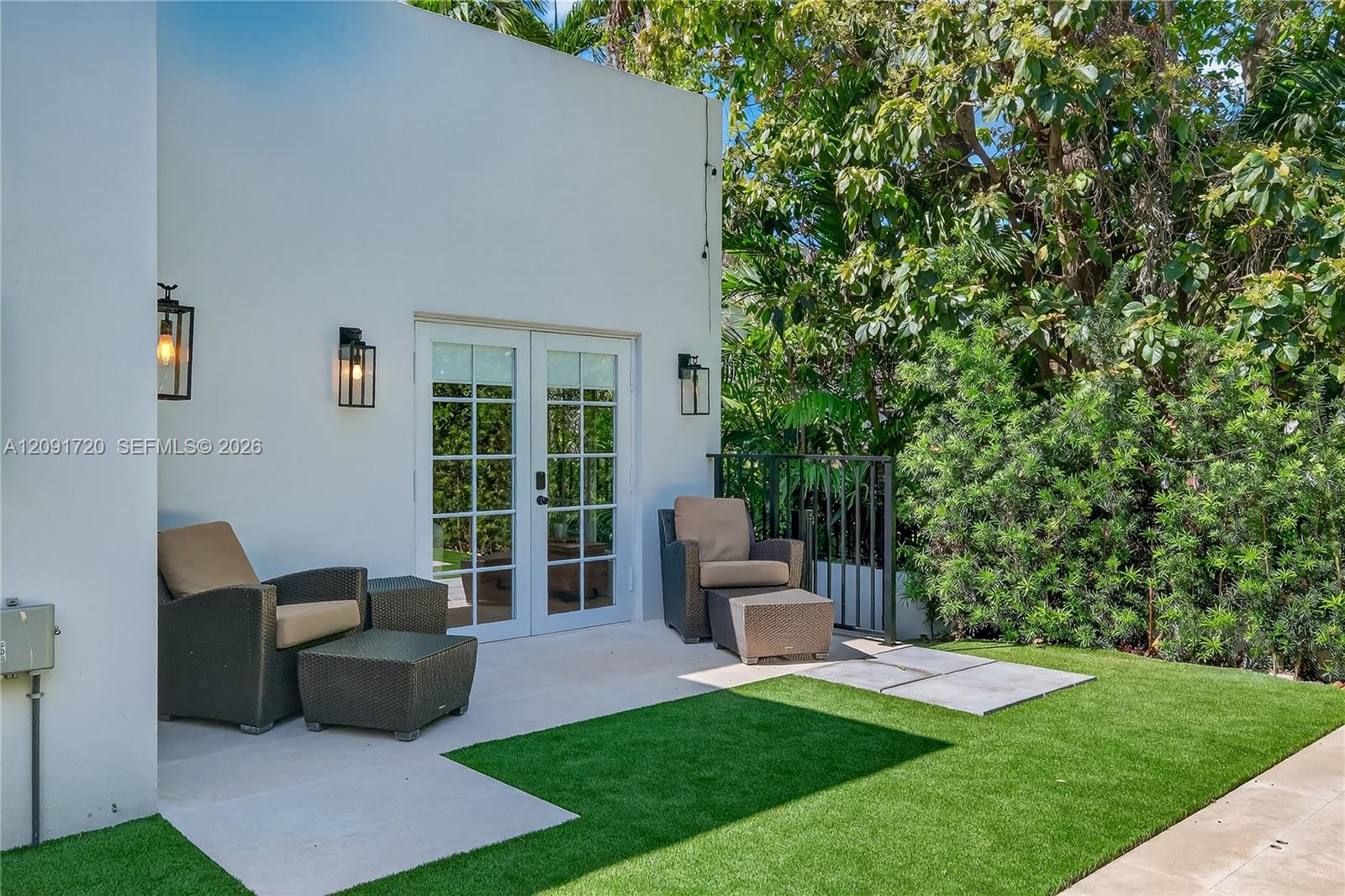 1109 Almeria Avenue